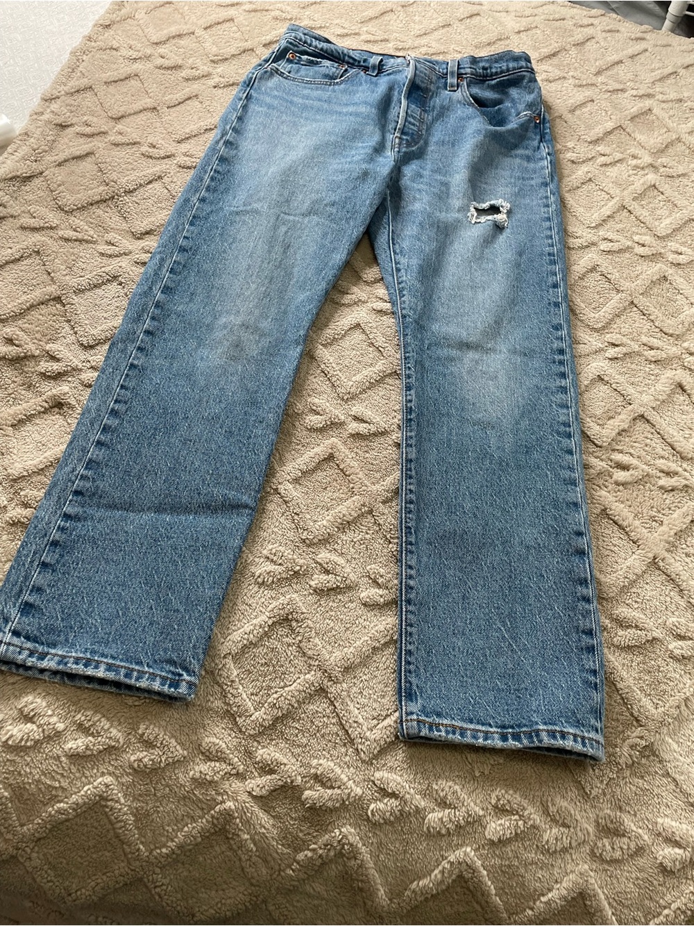 Levi's Premium 501 Men’s Blue Straight Leg Jeans with Distressed  Sz W 31 X L 30